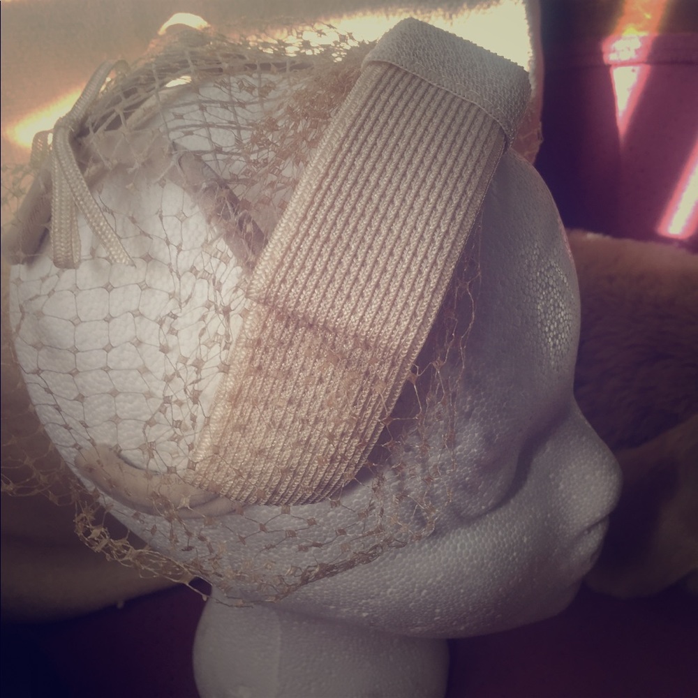 Gorgeous blush nude pink vintage hat with netting